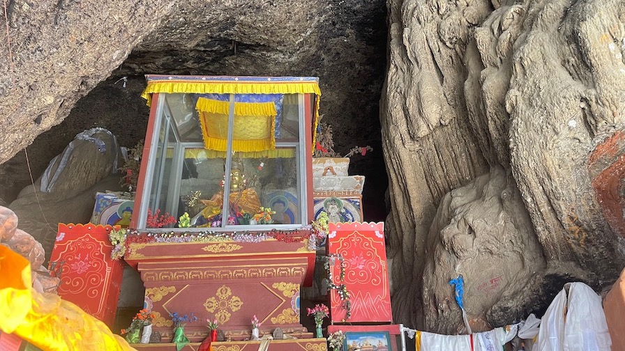 chong-cave-upper-mustang