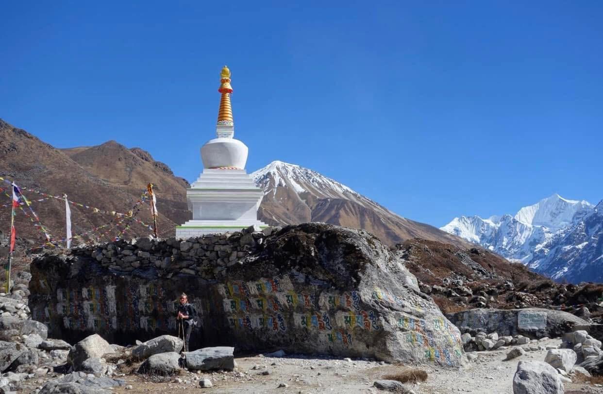 chorten-kyanjing-langtang