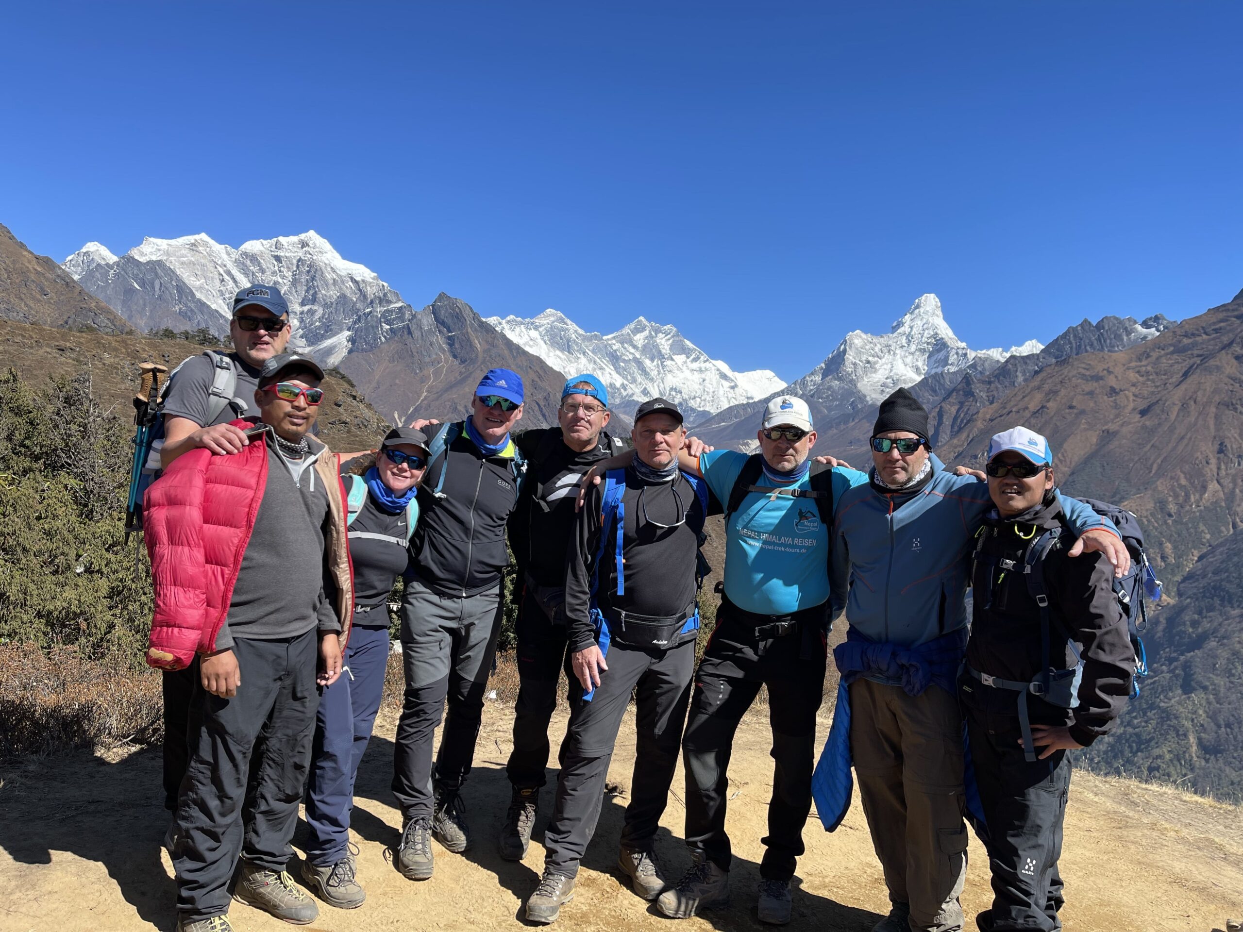 Everest trekking
