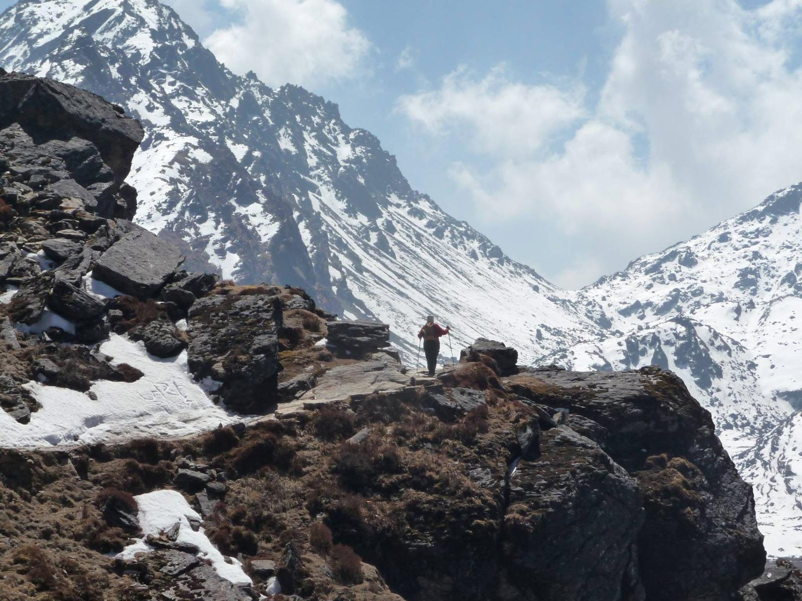 lauribina-pass-gosainkunda