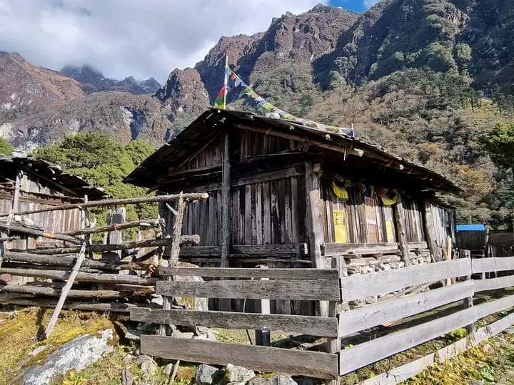 lokal house in kanchen junga